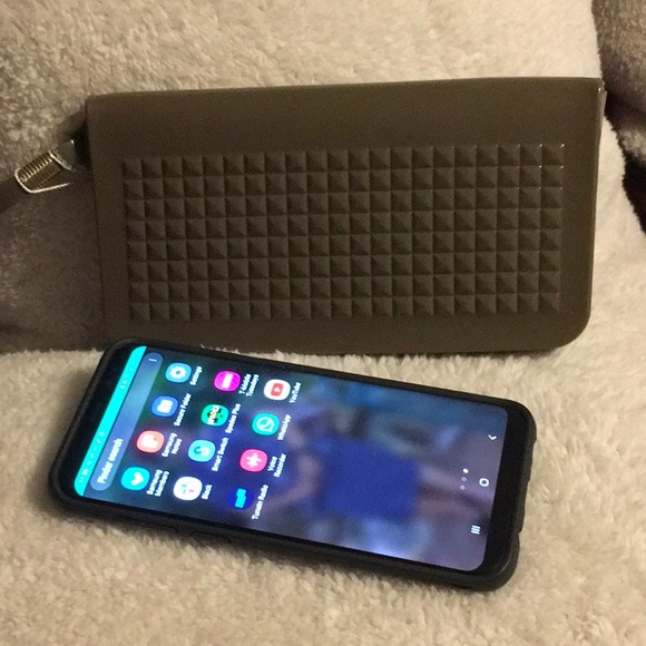 Brown Studded Jelly wristlet - Picture 3 of 5